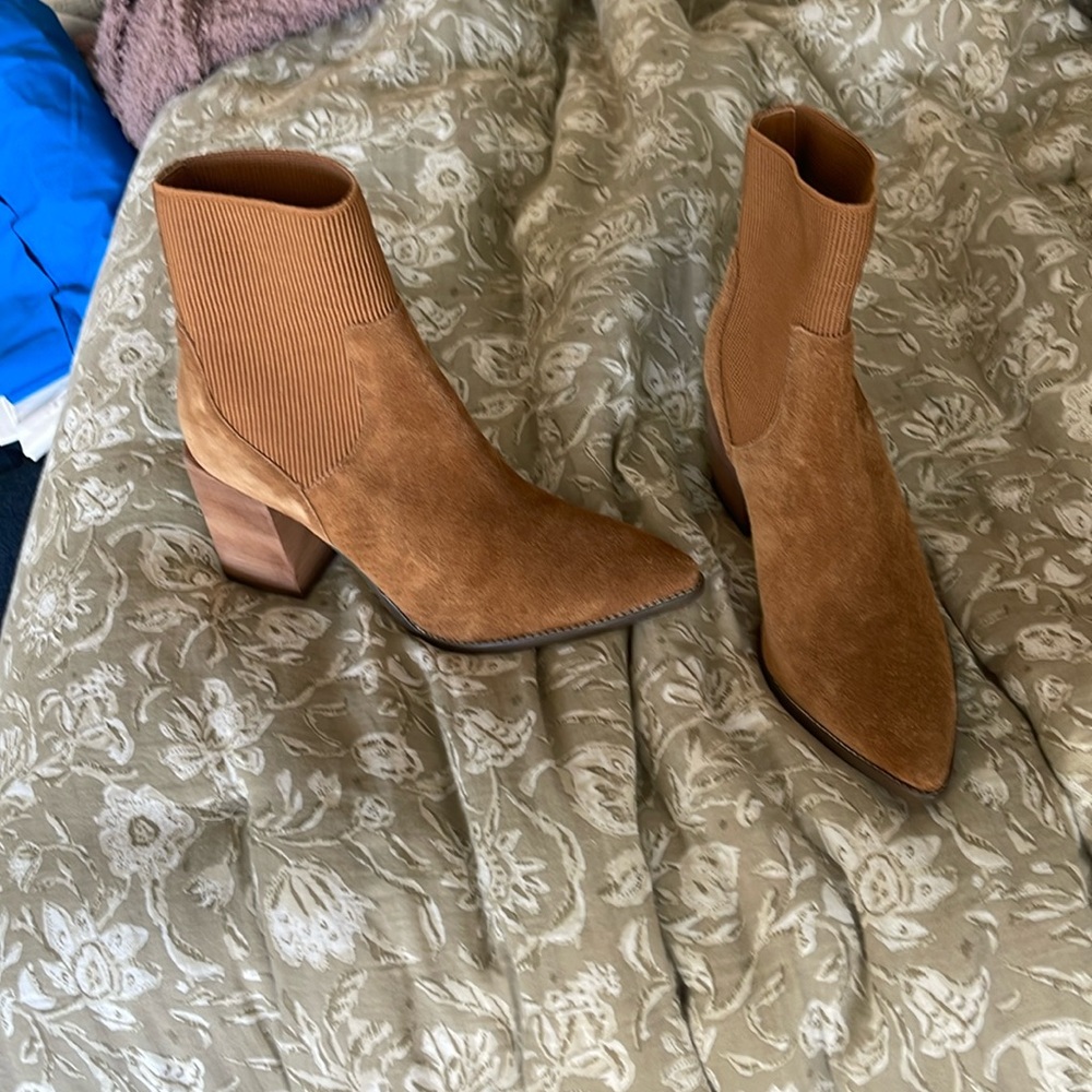 Steve Madden camel suede heeled sock booties, size 7- never worn